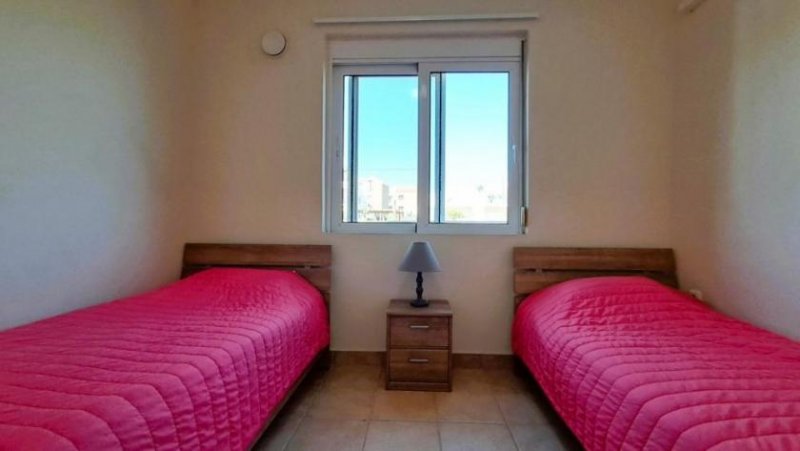 Maleme MIT VIDEO: Kreta, Maleme: Erdgeschoss-Apartment mit 2 Schlafzimmern, Garten und Gemeinschaftspool, nur wenige Schritte vom